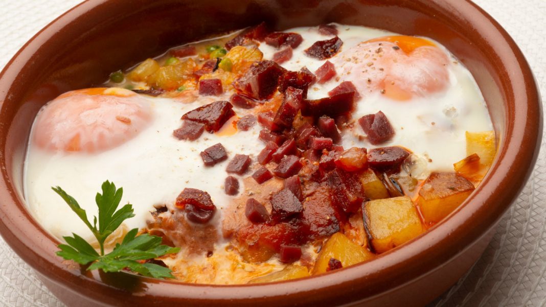 Celebra el día mundial del huevo con una receta de huevos a la flamenca